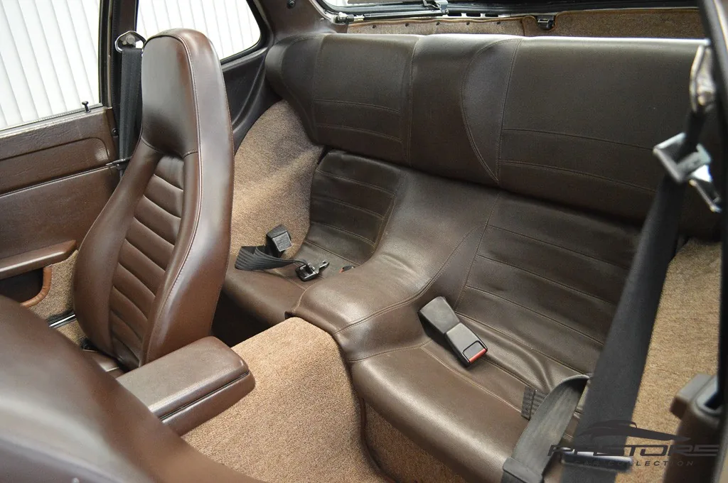 Porsche 944 S2