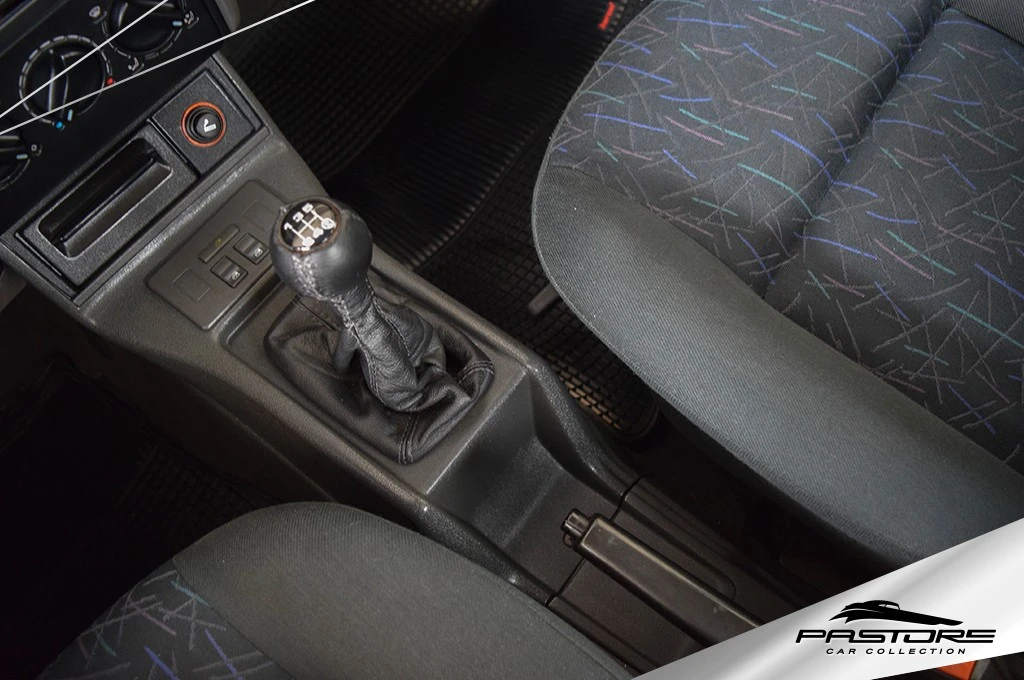 VW Santana 2000 Evidence