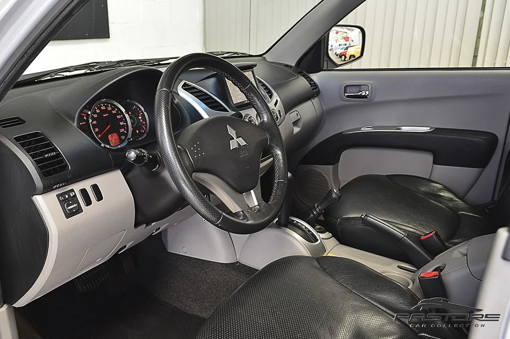 Mitsubishi L200 Triton 3.2D AT