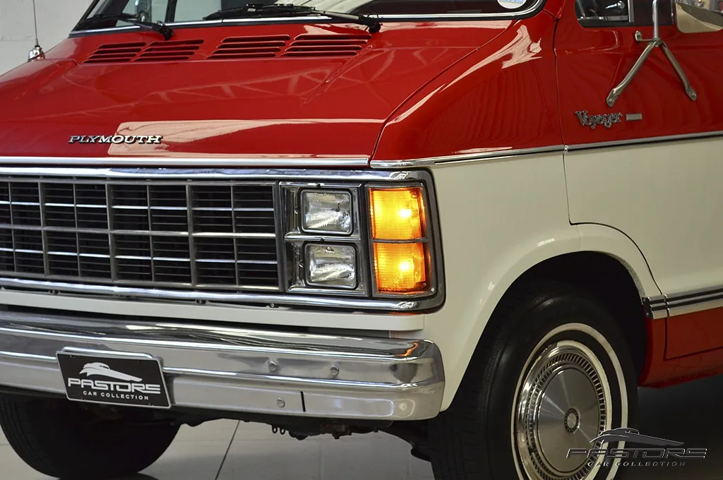 Plymouth Voyager