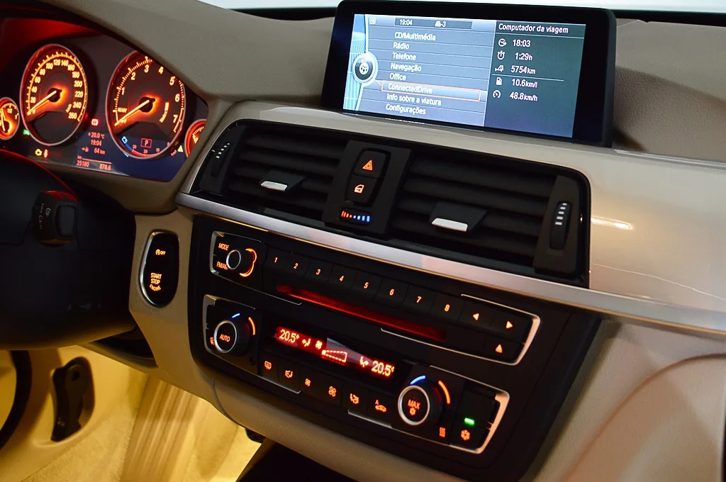 BMW 328i Modern