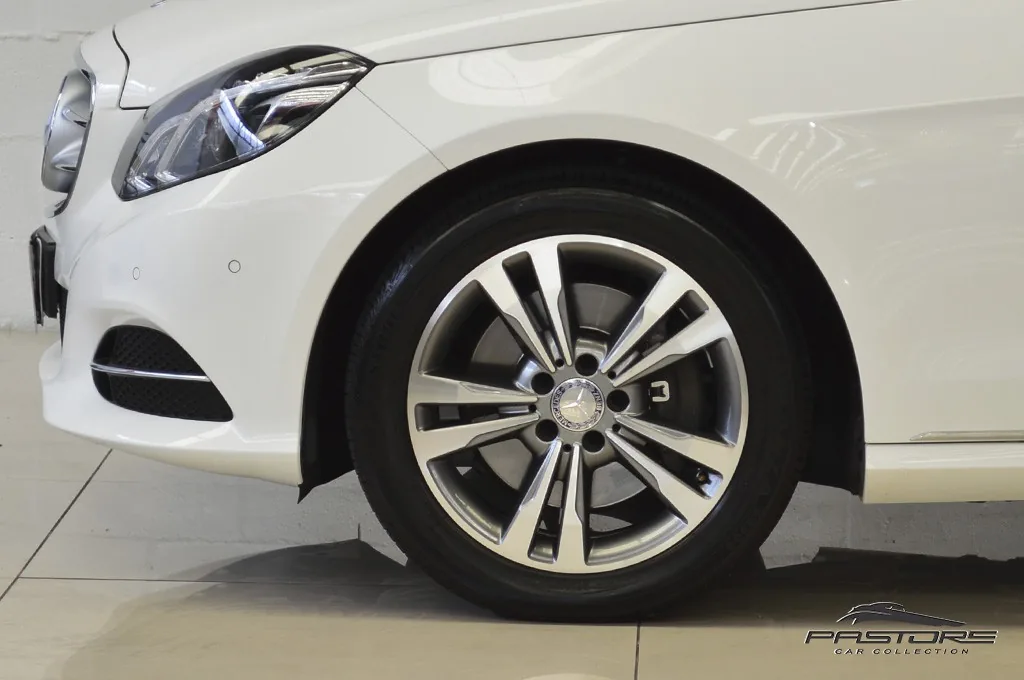 Mercedes-Benz E250 Turbo Avantgarde