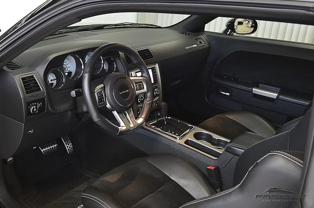 Dodge Challenger 392 SRT8
