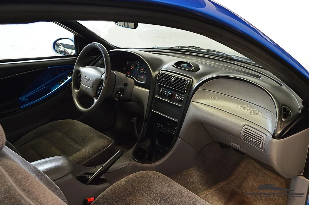 Ford Mustang 3.8 V6