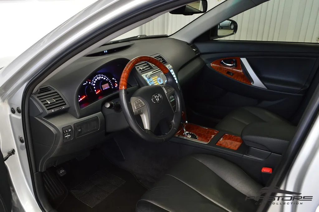 Toyota Camry XLE V6