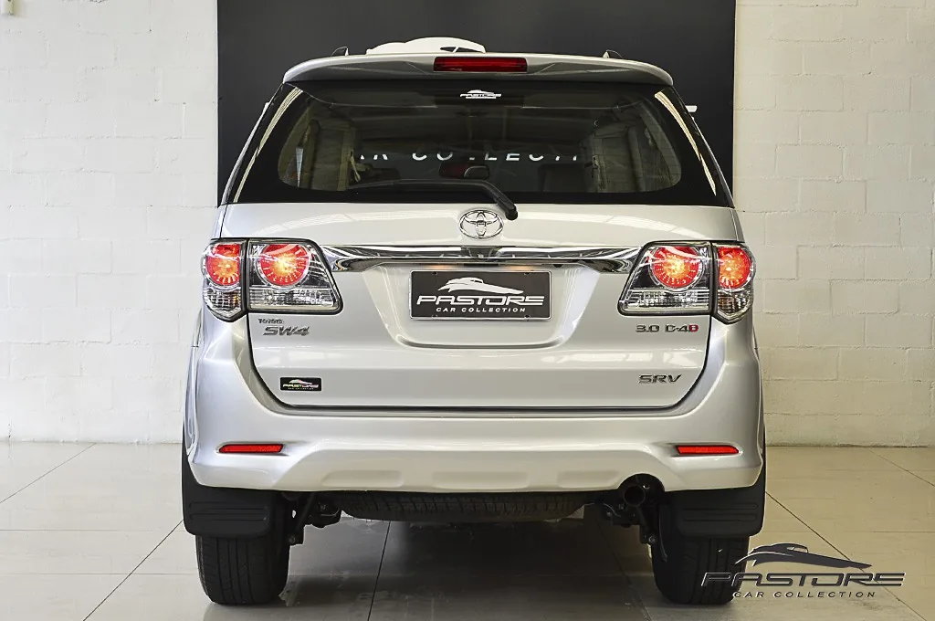 Toyota Hilux SW4 SRV 3.0 D-4D AT