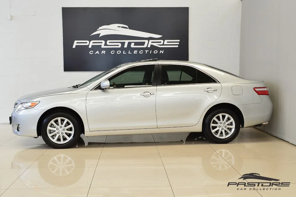 Toyota Camry XLE V6