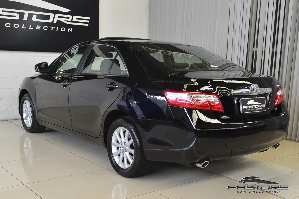 Toyota Camry XLE V6