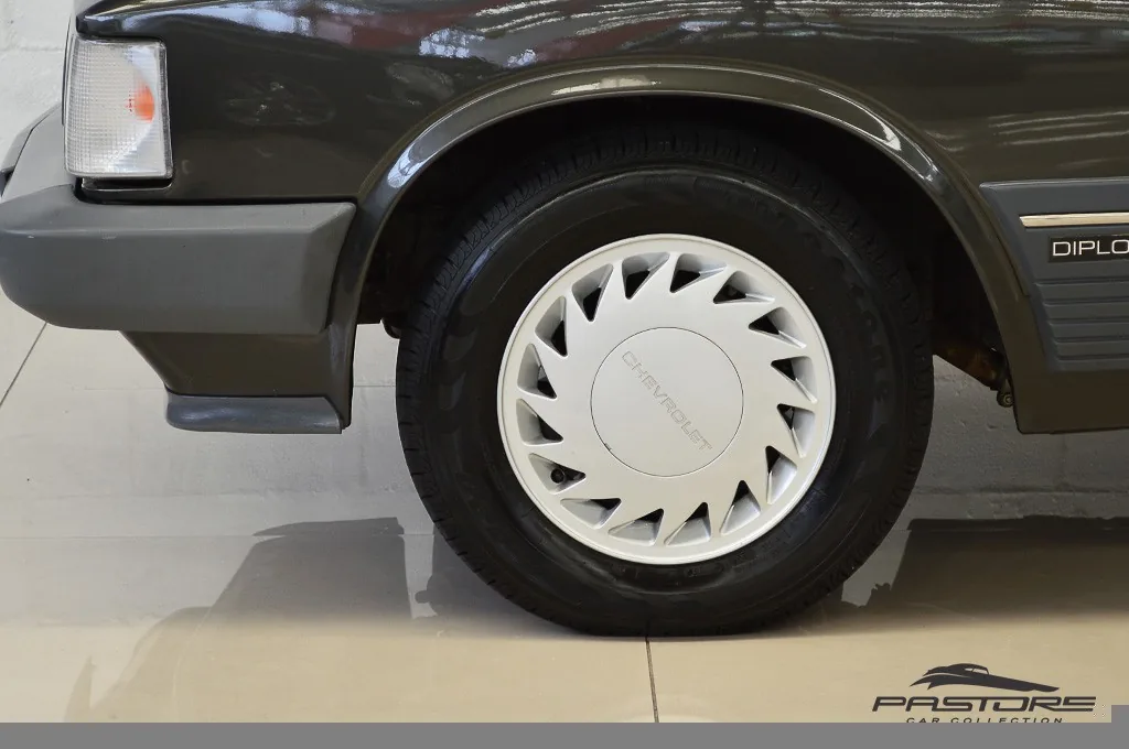 GM Caravan Diplomata SE