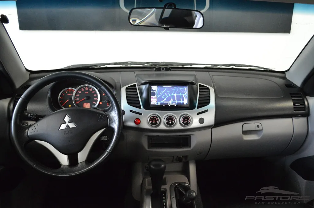 Mitsubishi L200 Triton 3.2D AT