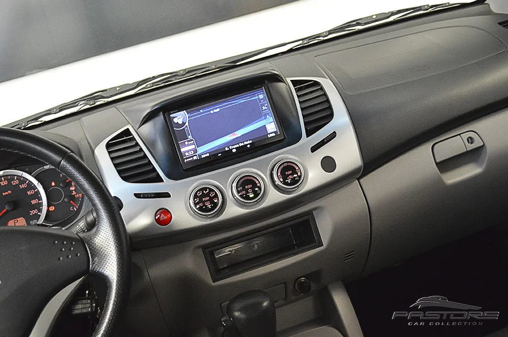 Mitsubishi L200 Triton 3.2D AT