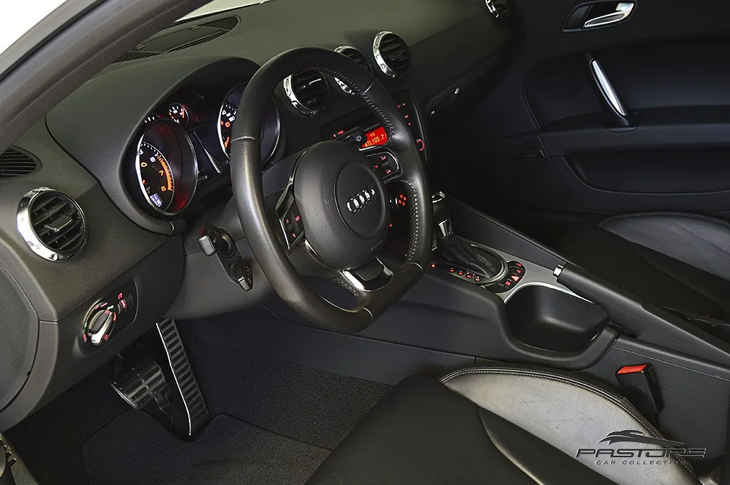 Audi TT White Edition
