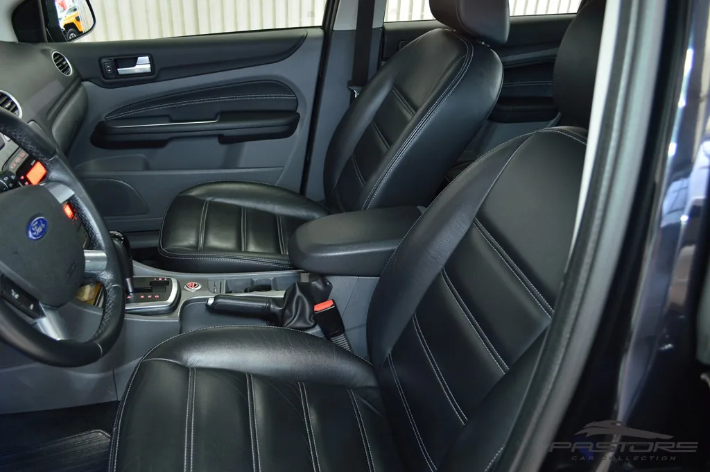 Ford Focus Ghia AT