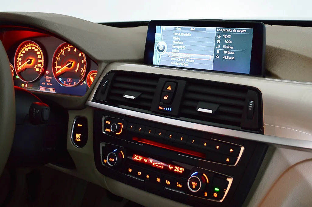 BMW 328i Modern