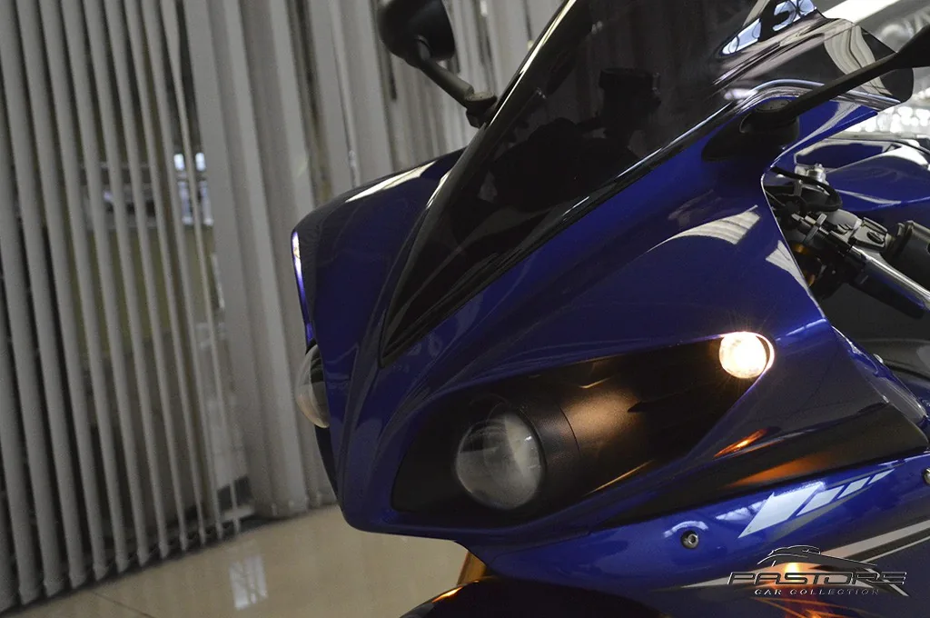 Yamaha YZF R1