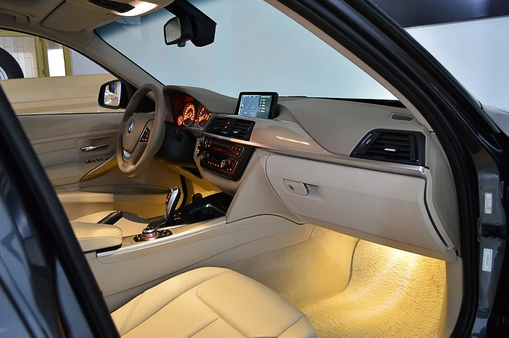 BMW 328i Modern