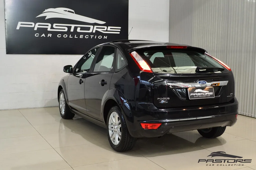 Ford Focus Ghia AT