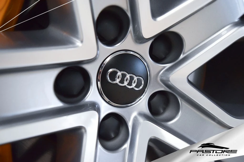 Audi E-tron Performance Black