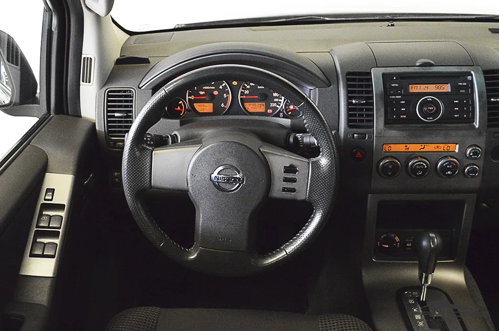 Nissan Pathfinder SE 2.5 TDI