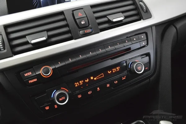 BMW 320i Active Flex