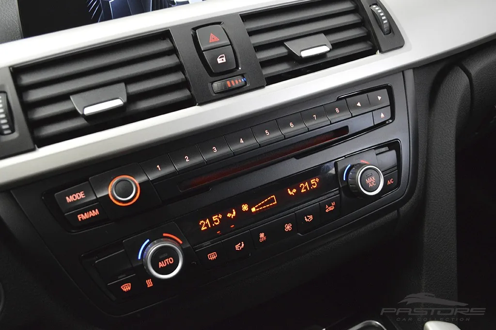 BMW 320i Active Flex