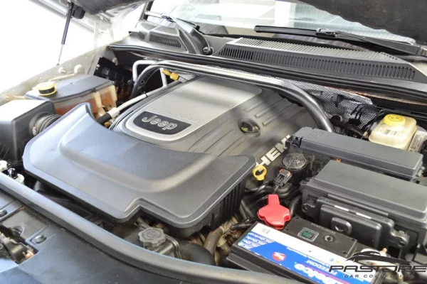 Jeep Commander Limited 5.7 V8