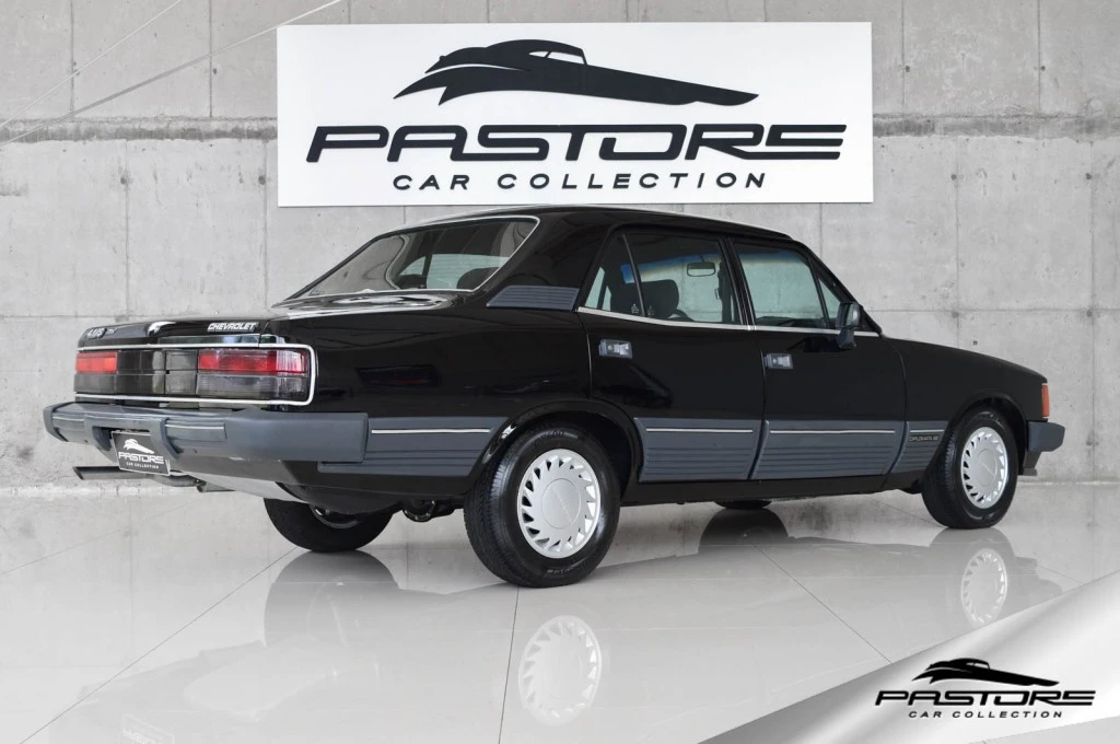 GM Opala Diplomata SE