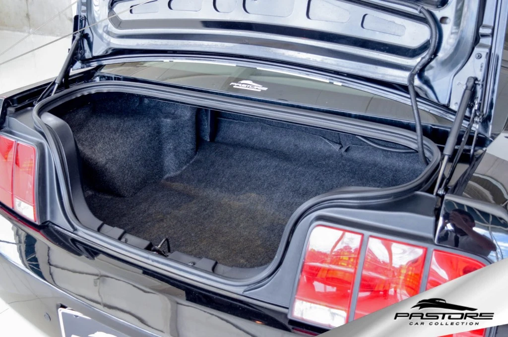 Ford Mustang Coupe V6