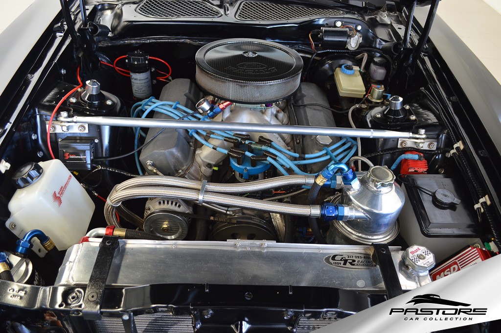 Ford Mustang Grande (R. Yates)