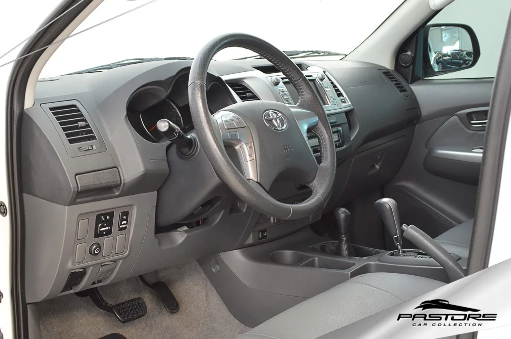 Toyota Hilux CD 4X4 SRV AT