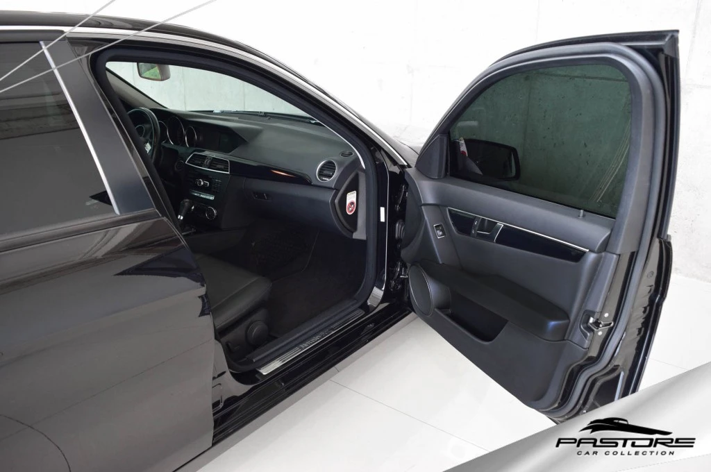 Mercedes-Benz C180 CGI Classic