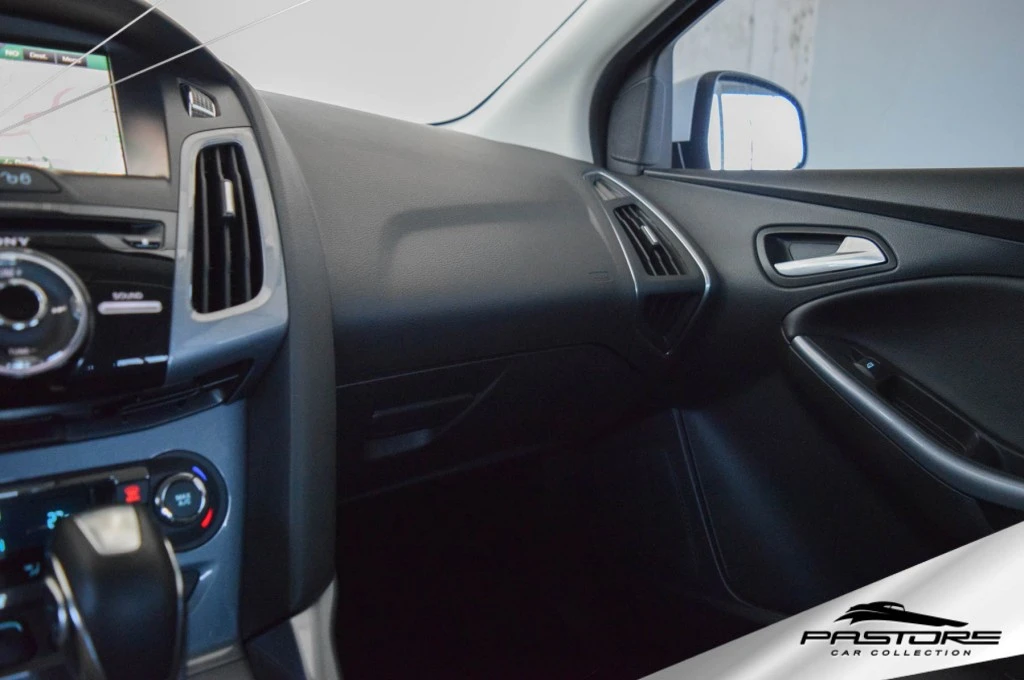 Ford Focus Titanium Hatch