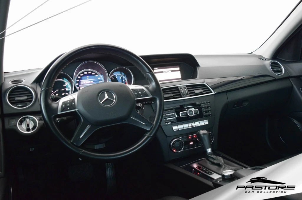 Mercedes-Benz C180 CGI Classic