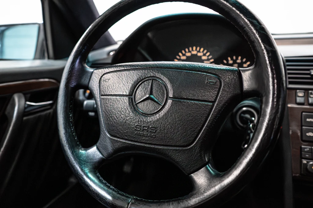 Mercedes-Benz MERCEDES C280 HA28W