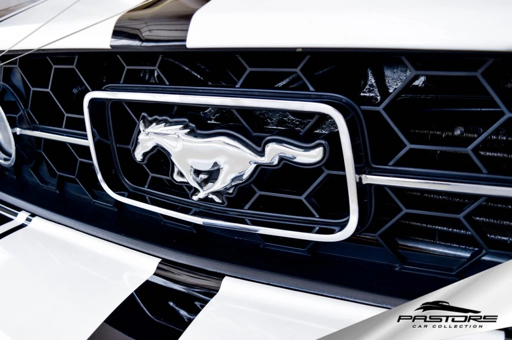 Ford Mustang Coupe V6