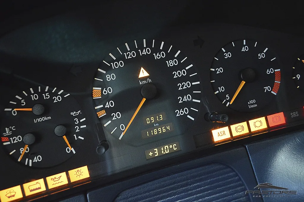 Mercedes-Benz S500 Sedan