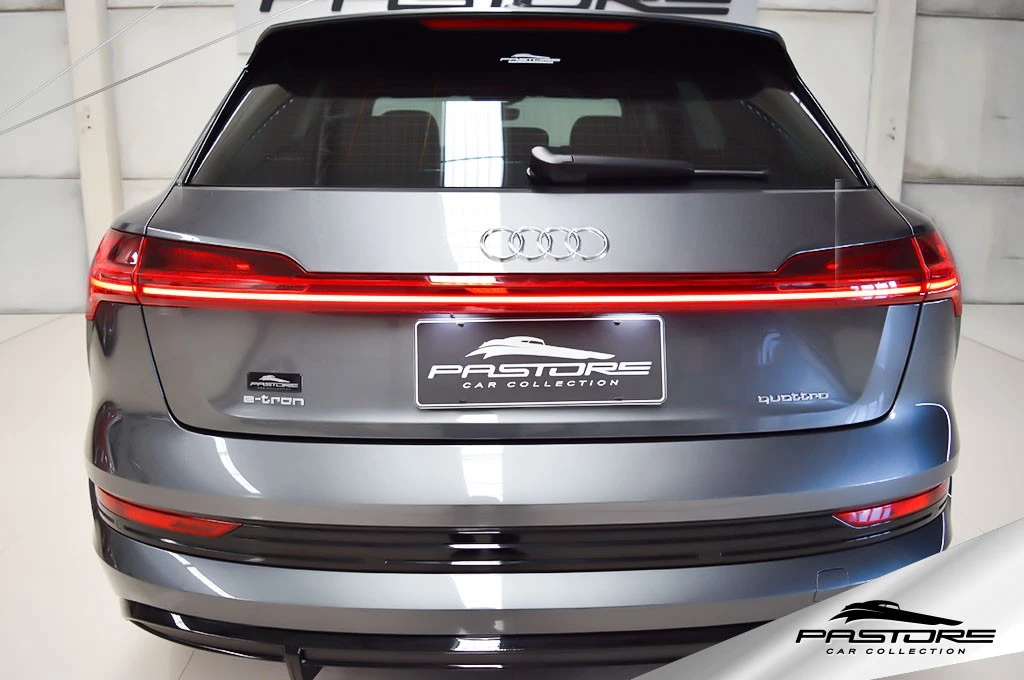 Audi E-tron Performance Black