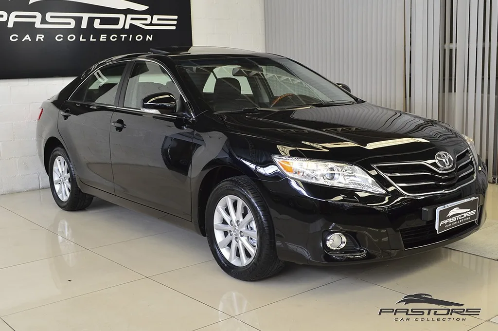 Toyota Camry XLE V6