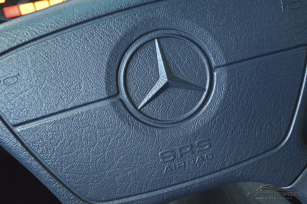 Mercedes-Benz S500 Sedan