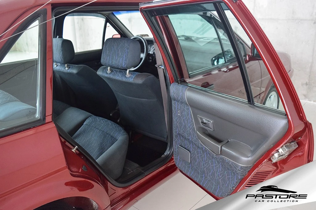 VW Santana 2000 Evidence