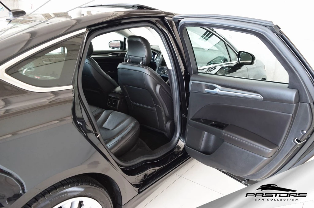 Ford Fusion Titanium AWD