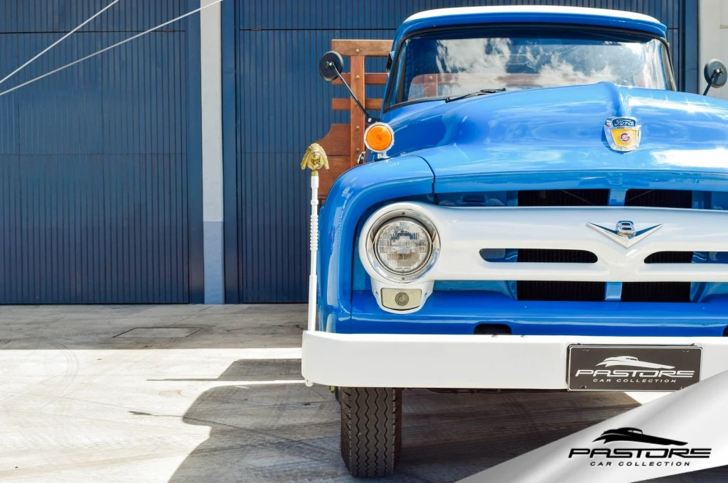 Ford F-600 V8