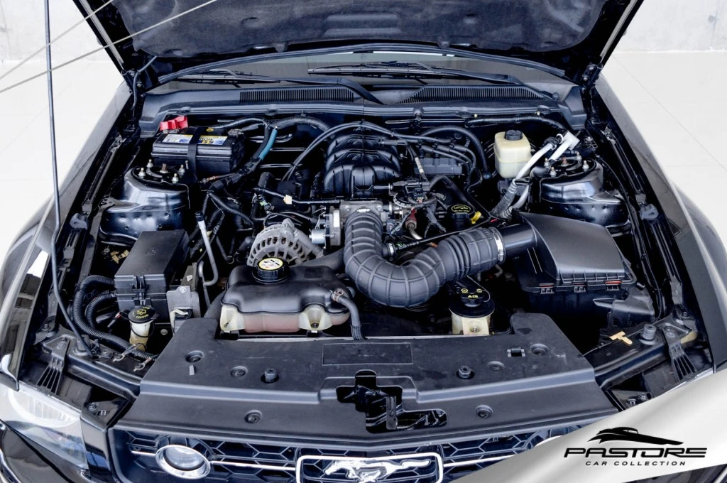 Ford Mustang Coupe V6