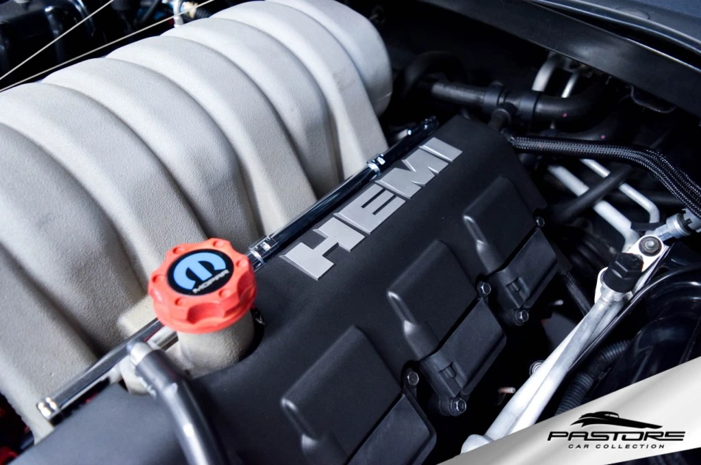 Dodge Charger SRT8 Hemi