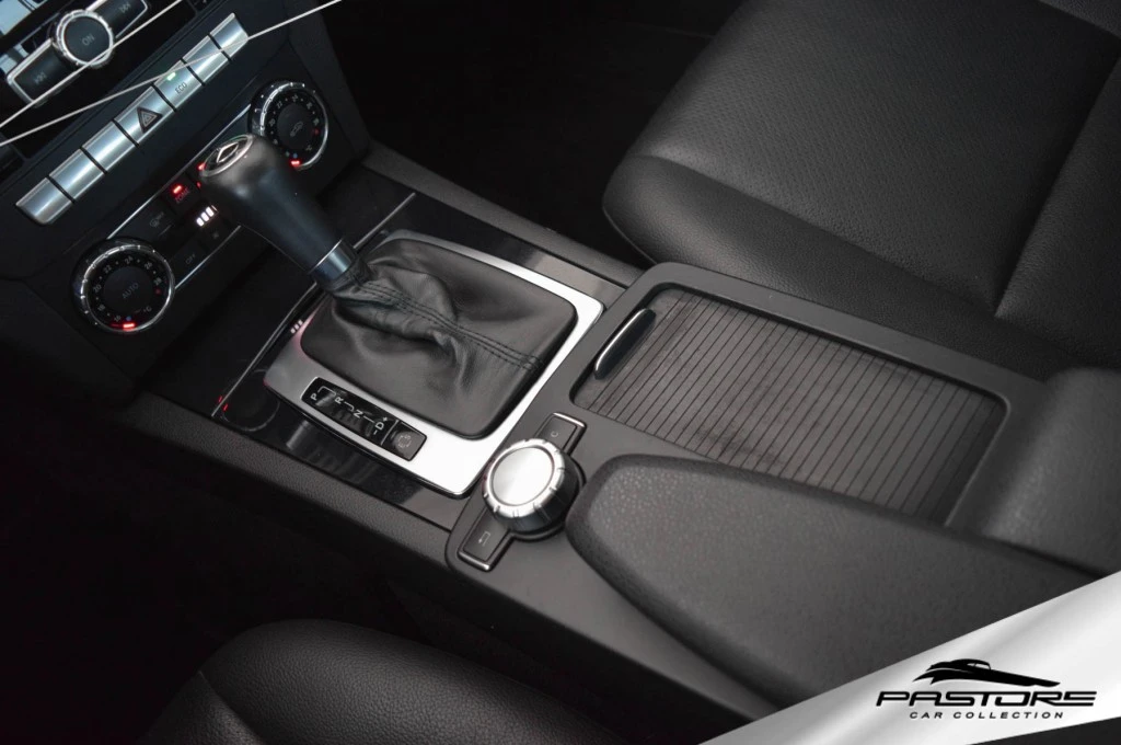 Mercedes-Benz C180 CGI Classic