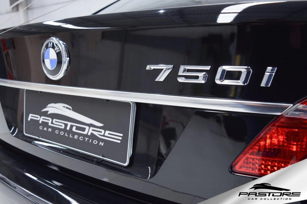 BMW 750i 4.8 V8