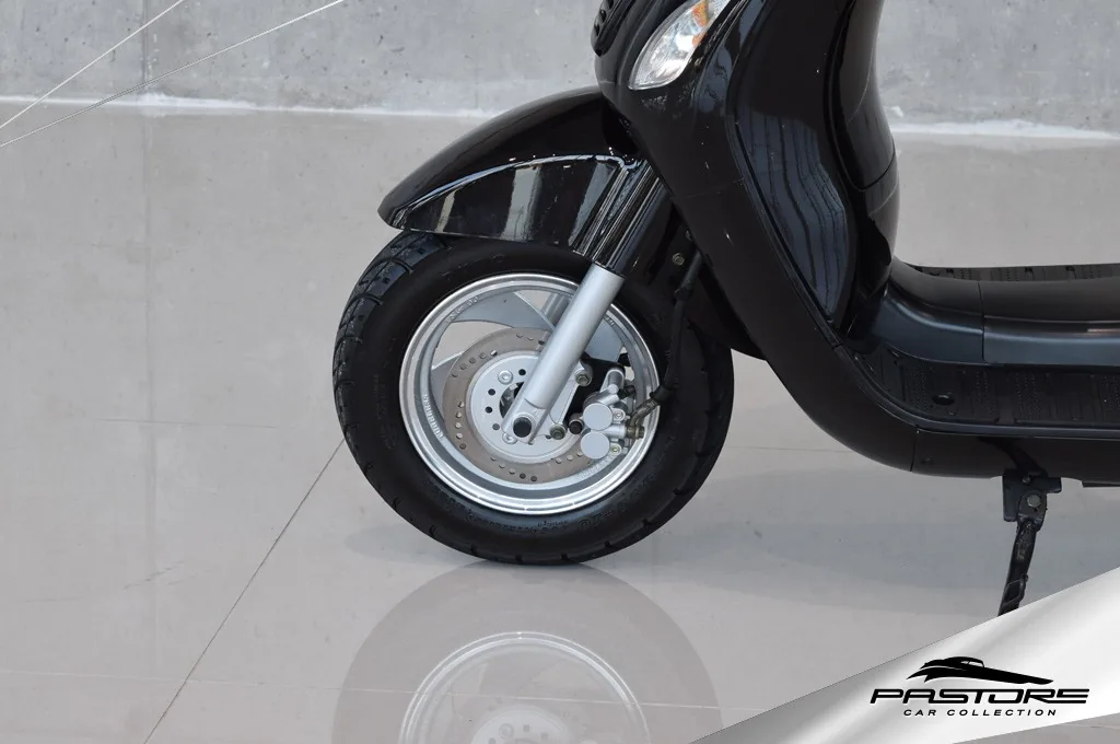 Benzhou Scooter Collection YY150 T