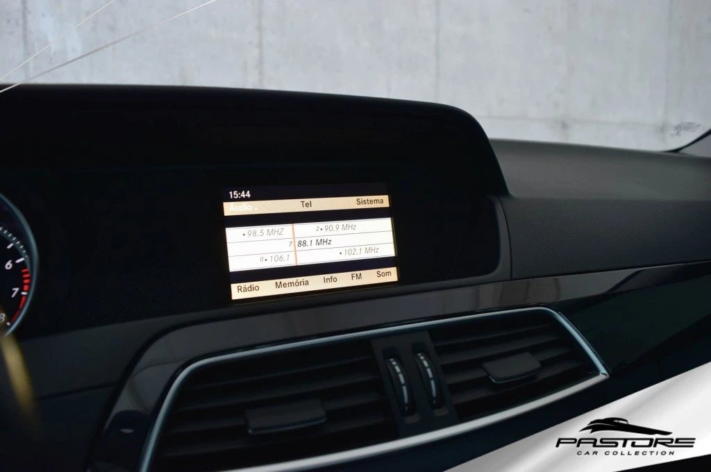 Mercedes-Benz C180 CGI Classic