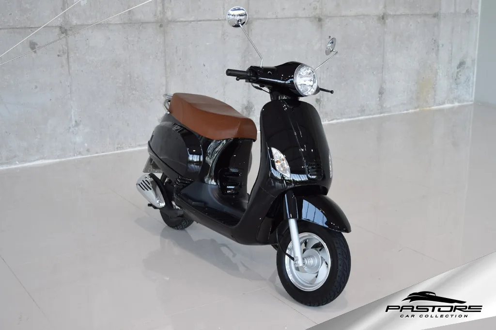 Benzhou Scooter Collection YY150 T