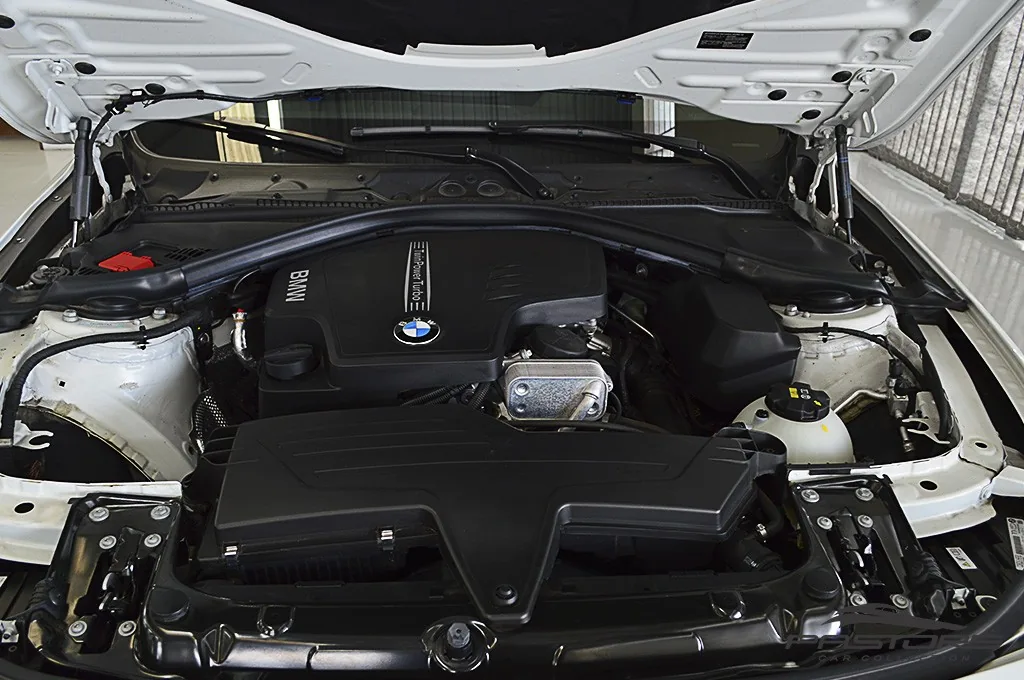 BMW 320i Active Flex